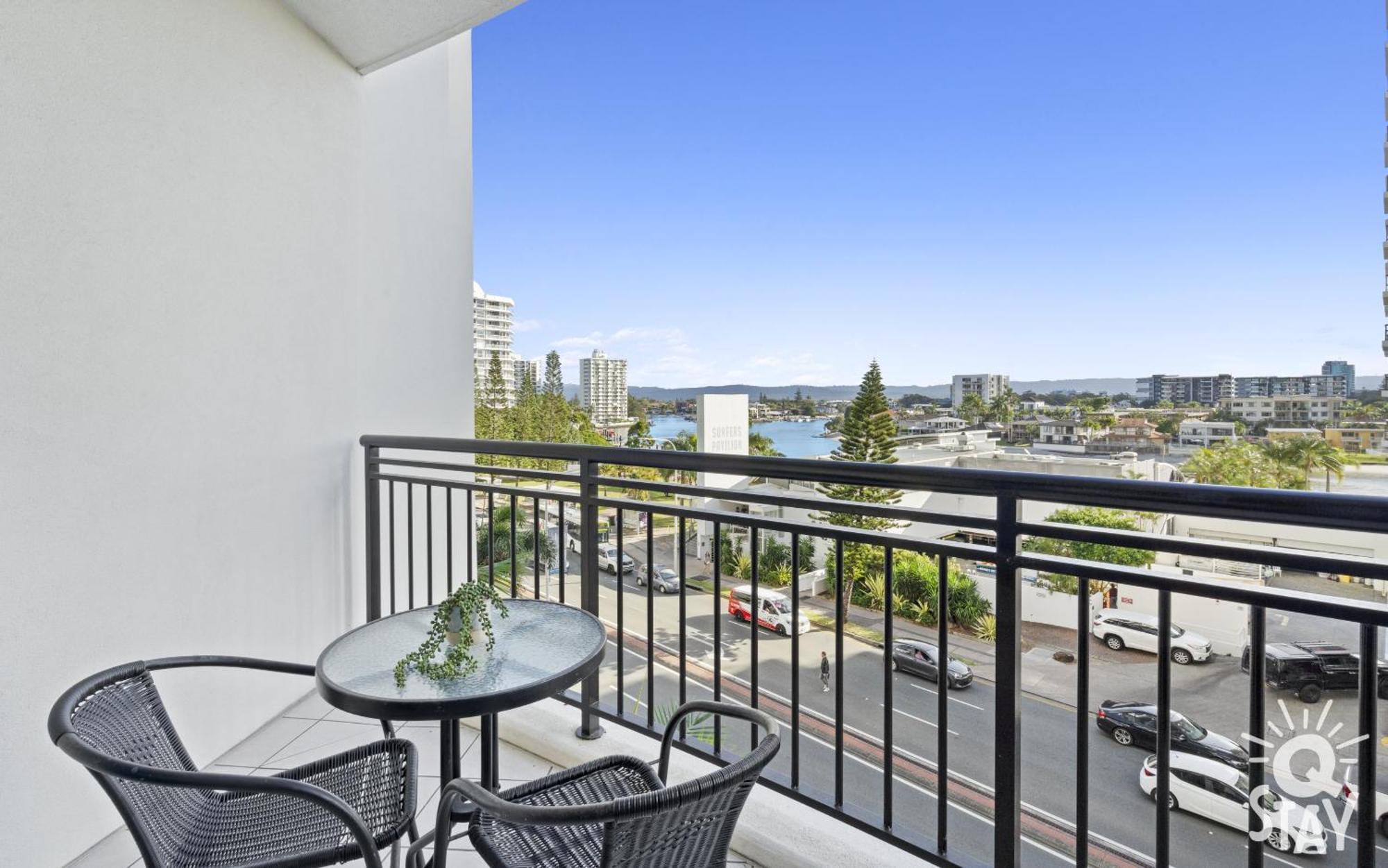 Chevron Renaissance Surfers Paradise Mid Week Madness Deal - Q Stay Gold Coast Exterior photo