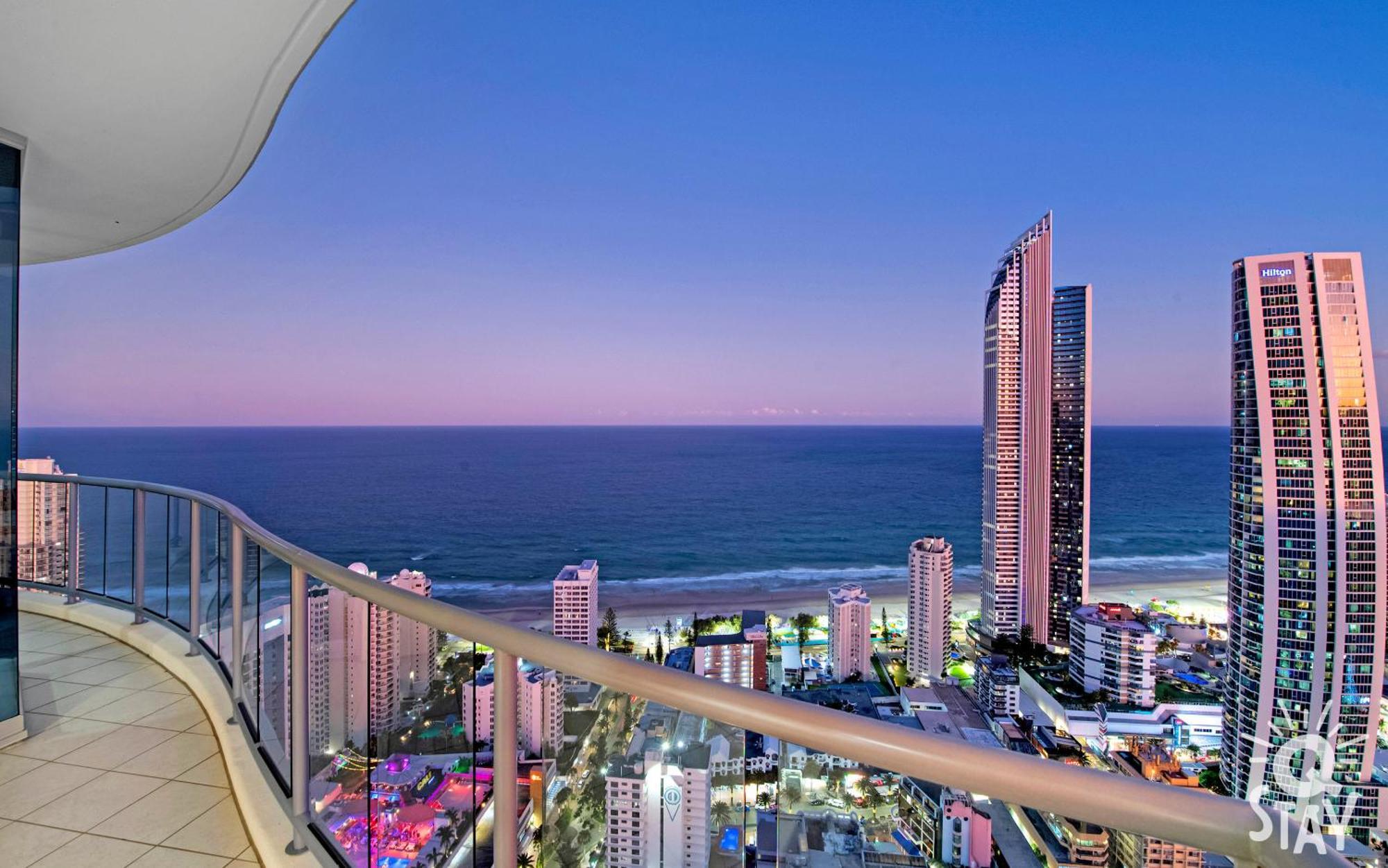 Chevron Renaissance Surfers Paradise Mid Week Madness Deal - Q Stay Gold Coast Exterior photo