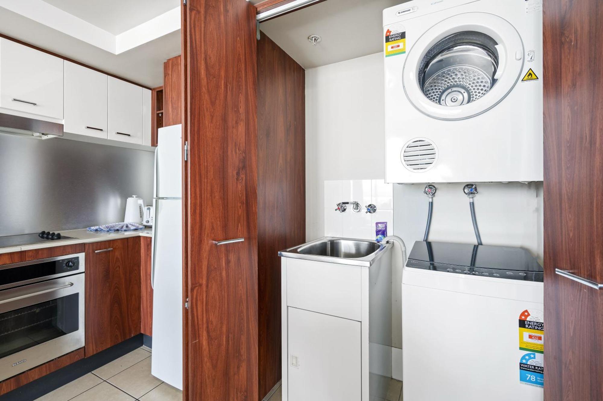 Chevron Renaissance Surfers Paradise Mid Week Madness Deal - Q Stay Gold Coast Exterior photo