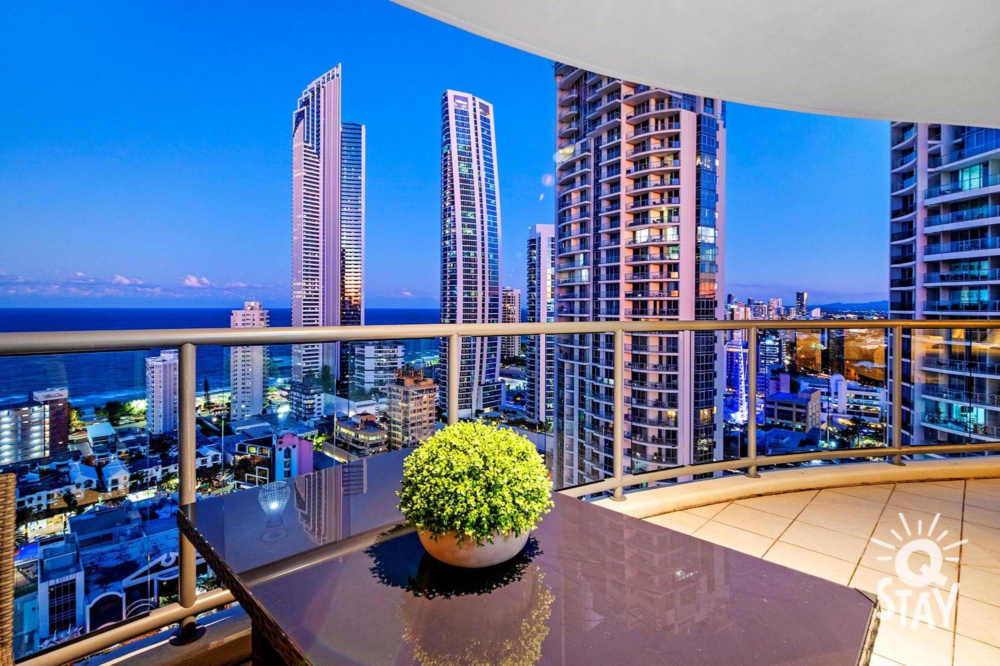 Chevron Renaissance Surfers Paradise Mid Week Madness Deal - Q Stay Gold Coast Exterior photo