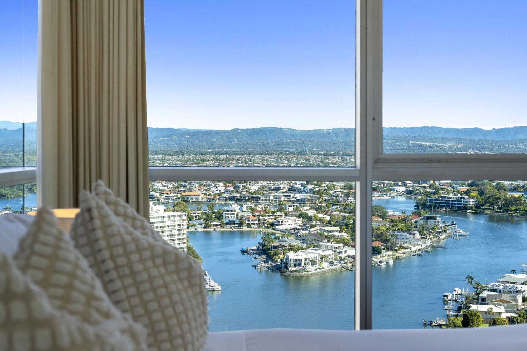 Chevron Renaissance Surfers Paradise Mid Week Madness Deal - Q Stay Gold Coast Exterior photo