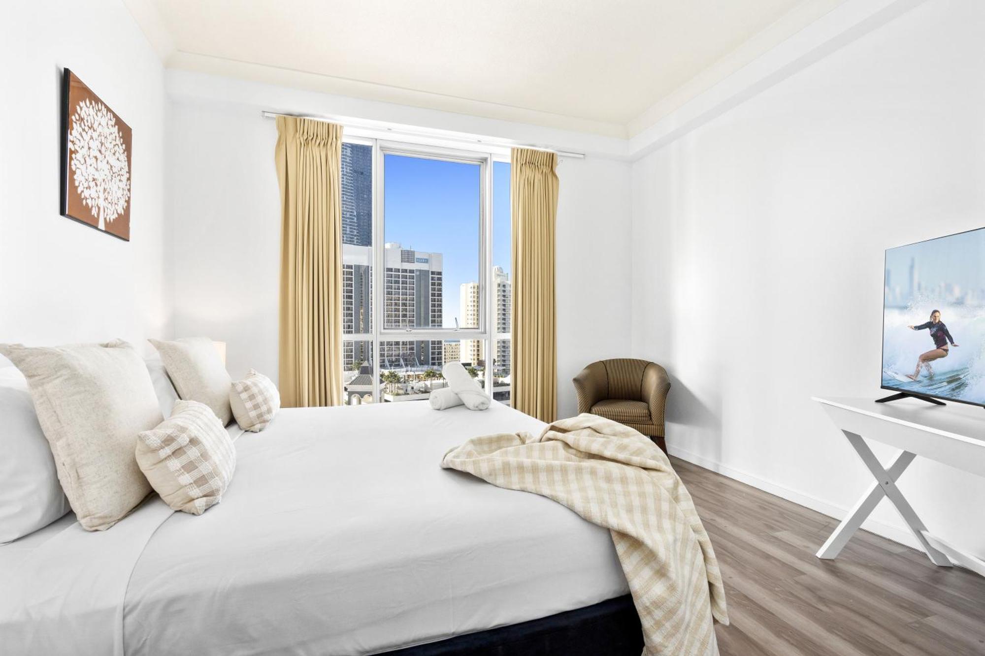 Chevron Renaissance Surfers Paradise Mid Week Madness Deal - Q Stay Gold Coast Exterior photo