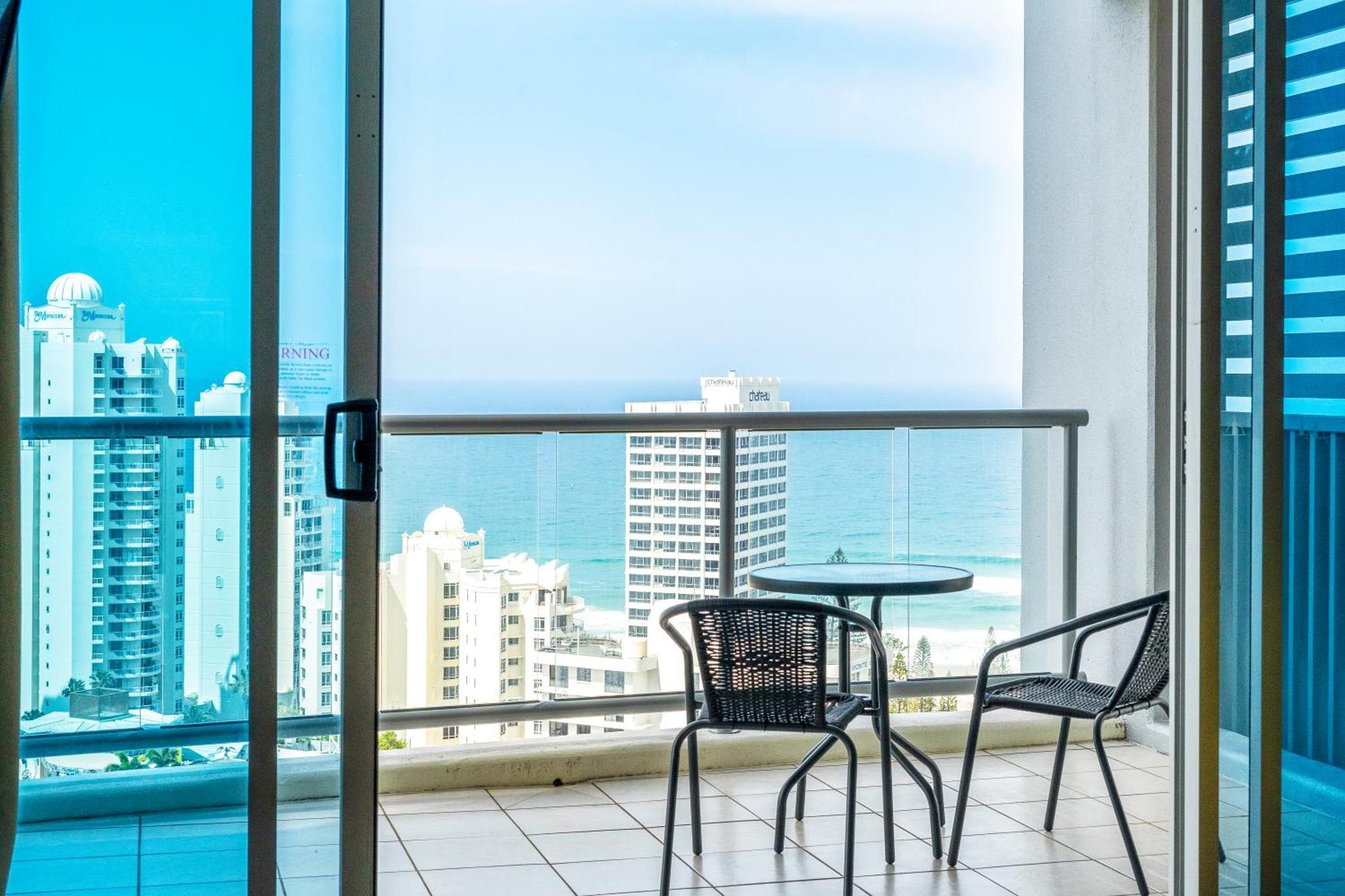 Chevron Renaissance Surfers Paradise Mid Week Madness Deal - Q Stay Gold Coast Exterior photo